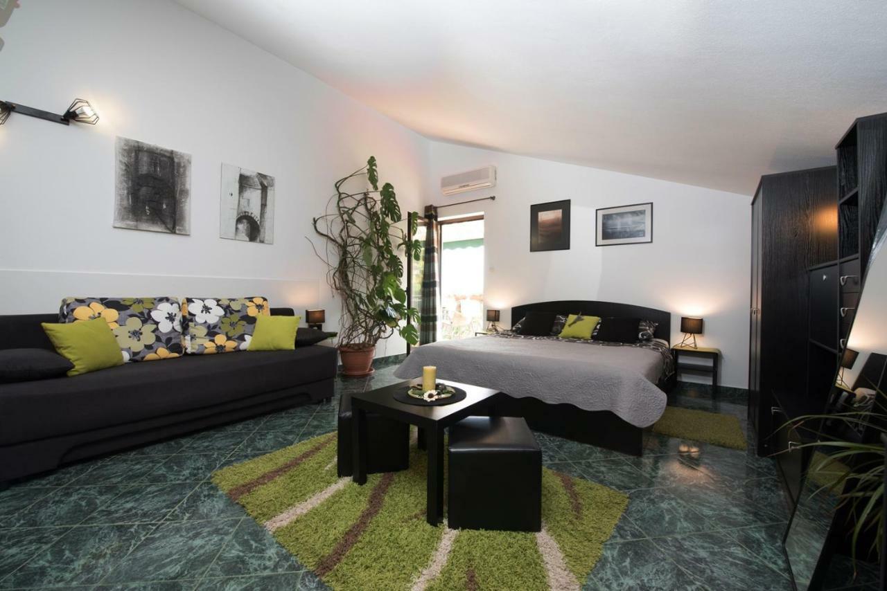 Apartments Villa Zara Laurana Esterno foto
