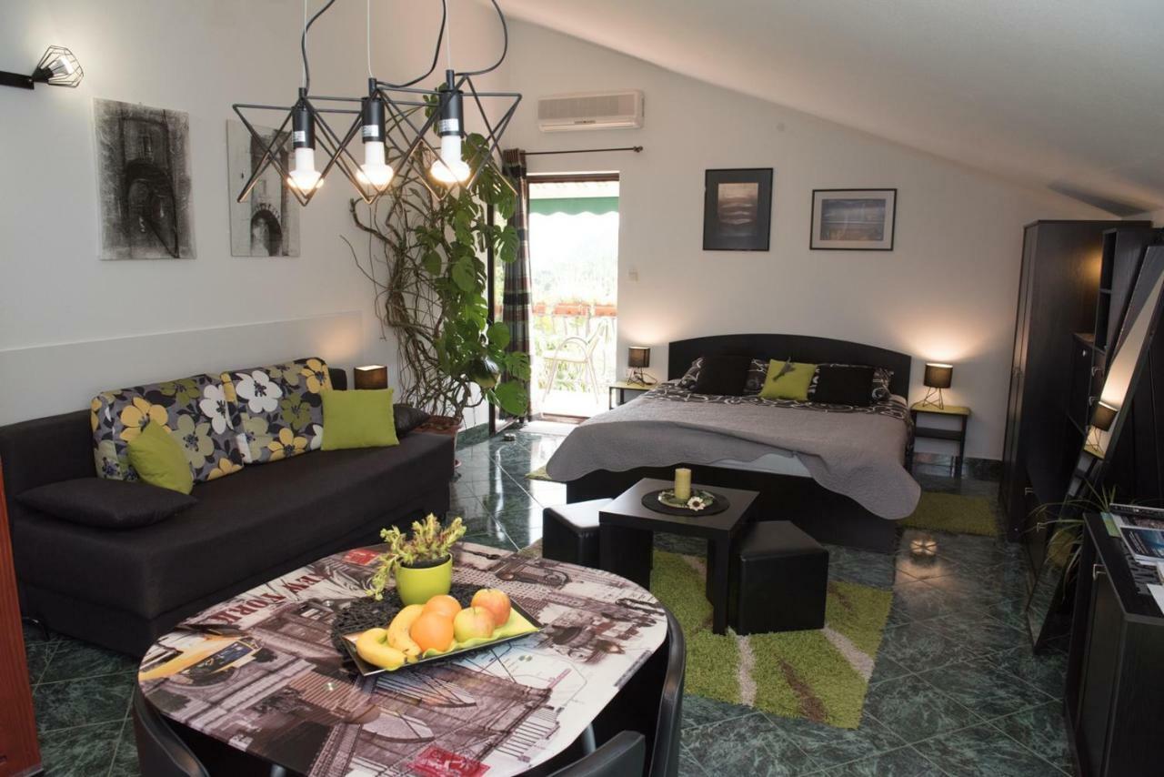 Apartments Villa Zara Laurana Esterno foto